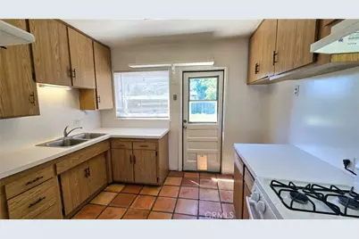 17634 Bromley Street, Encino, CA 91316 - Photo 7