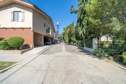 14205 Burbank Boulevard, Sherman Oaks, CA 91401 - Photo 5