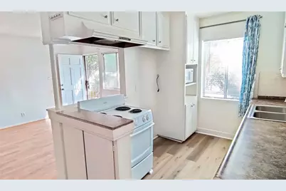 14205 Burbank Boulevard, Sherman Oaks, CA 91401 - Photo 23