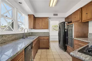 23635 Bessemer St, Woodland Hills, CA 91367 - Photo 11