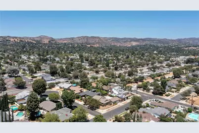 23635 Bessemer Street, Woodland Hills, CA 91367 - Photo 35