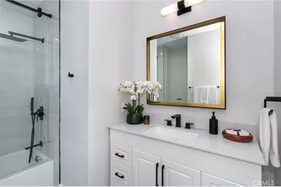 6853 Willis Avenue, Van Nuys, CA 91405 - Photo 11