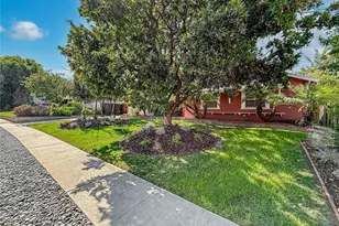 862 Camino La Maida, Thousand Oaks, CA 91360 - Photo 3