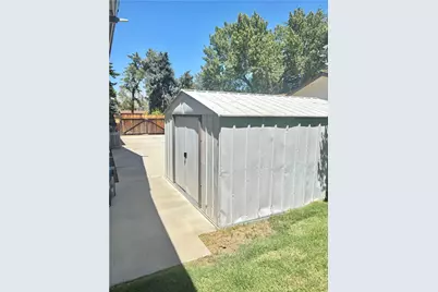 2750 Sierra Vista Way, Bishop, CA 93514 - Photo 11