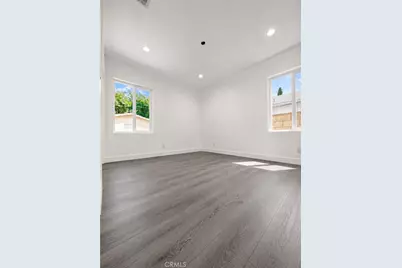 7918 Hazeltine Avenue, Panorama City, CA 91402 - Photo 5