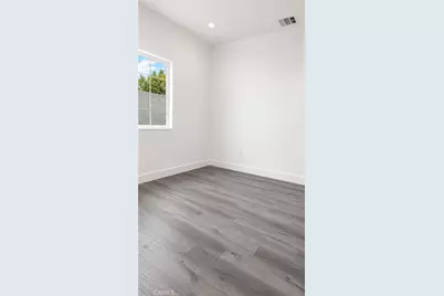 7918 Hazeltine Avenue, Panorama City, CA 91402 - Photo 15