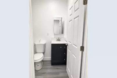 7918 Hazeltine Avenue, Panorama City, CA 91402 - Photo 13