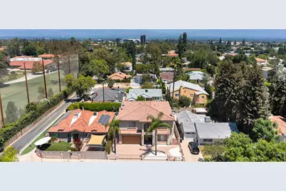 18267 Valley Vista Boulevard, Tarzana, CA 91356 - Photo 41