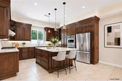 18267 Valley Vista Boulevard, Tarzana, CA 91356 - Photo 9