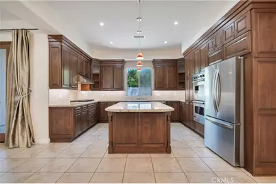 18267 Valley Vista Boulevard, Tarzana, CA 91356 - Photo 11