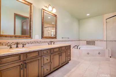 18267 Valley Vista Boulevard, Tarzana, CA 91356 - Photo 33