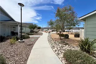 122 Veteran Pl, Palmdale, CA 93550 - Photo 27