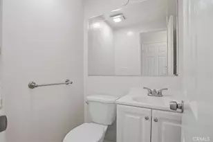 19208 Ave Of The Oaks, Newhall, CA 91321 - Photo 9