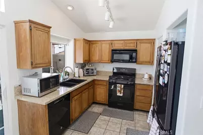 3019 Ontario Court, Rosamond, CA 93560 - Photo 7