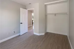 28102 Bobwhite Cir, Saugus, CA 91350 - Photo 15