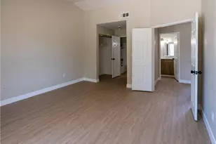 28102 Bobwhite Cir, Saugus, CA 91350 - Photo 11