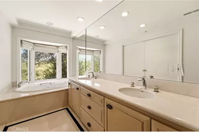 11345 Dona Lola Drive, Studio City, CA 91604 - Photo 17