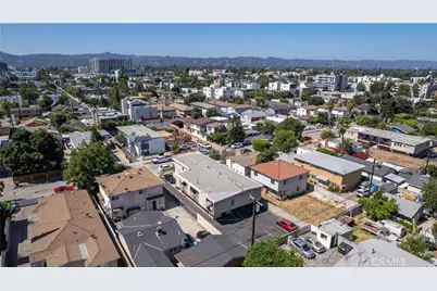 11249 Emelita Street, North Hollywood, CA 91601 - Photo 17