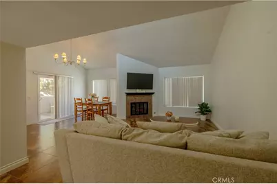 31371 The Old Rd #E, Castaic, CA 91384 - Photo 3