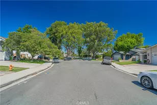 25349 Via Telino, Valencia, CA 91355 - Photo 9
