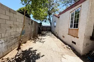 15741 Wyandotte St, Van Nuys, CA 91406 - Photo 17