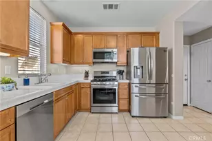31774 Calle del Cielo, Castaic, CA 91384 - Photo 13
