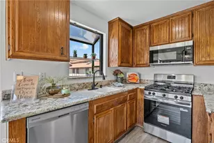 18161 Sundowner, Canyon Country, CA 91387 - Photo 13