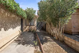 733 E Ave J-12, Lancaster, CA 93535 - Photo 7