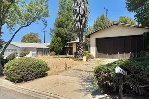22465 Los Rogues, Saugus, CA 91350 - Photo 13