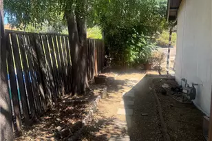 22465 Los Rogues, Saugus, CA 91350 - Photo 11