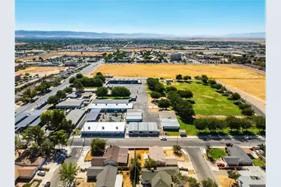 1050 W Avenue J6, Lancaster, CA 93534 - Photo 29