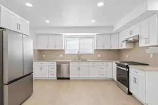 23119 Gainford St, Woodland Hills, CA 91364 - Photo 9