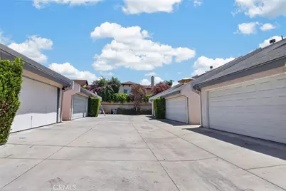 21333 Lassen #7B, Chatsworth, CA 91311 - Photo 3