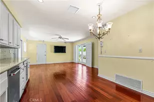 5300 Blanco Ave, Woodland Hills, CA 91367 - Photo 23