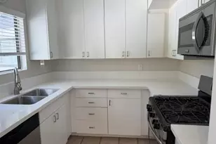 22135 -7 Burbank, Woodland Hills, CA 91367 - Photo 9