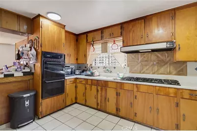 234 E 111th Street, Los Angeles, CA 90061 - Photo 13