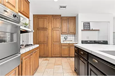 8337 Lennox Avenue, Los Angeles, CA 91402 - Photo 13