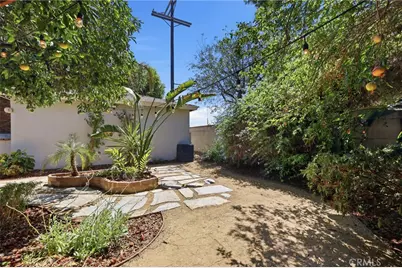 8337 Lennox Avenue, Los Angeles, CA 91402 - Photo 31
