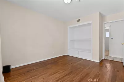 10048 Swinton Avenue, Granada Hills, CA 91343 - Photo 17