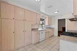 10048 Swinton Ave, Granada Hills, CA 91343 - Photo 11