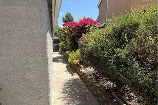 32035 Green Hill Dr, Castaic, CA 91384 - Photo 27