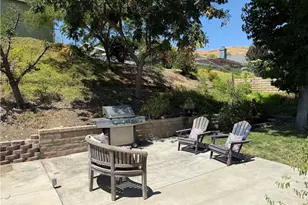 32035 Green Hill Dr, Castaic, CA 91384 - Photo 3