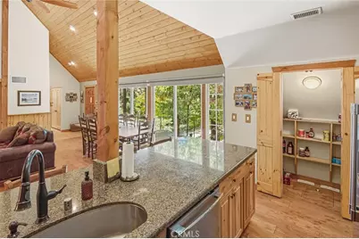 118 E Lane, Lake Arrowhead, CA 92352 - Photo 31