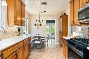 33 N Madrid, Newbury Park, CA 91320 - Photo 11