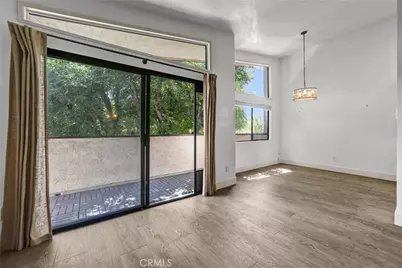 5805 Whitsett Avenue #201, Valley Village, CA 91607 - Photo 7
