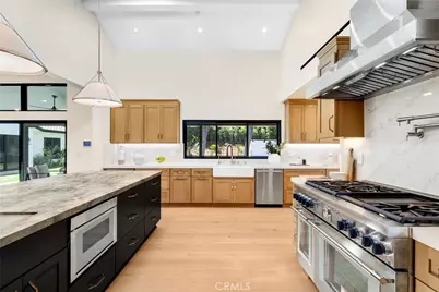 5200 Armida Drive, Woodland Hills, CA 91364 - Photo 13