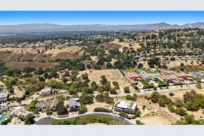 18169 Knoll Hill Drive, Granada Hills, CA 91344 - Photo 31