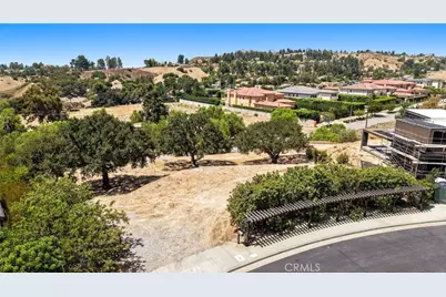 18169 Knoll Hill Drive, Granada Hills, CA 91344 - Photo 37