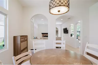 24444 Montevista Circle, Valencia, CA 91354 - Photo 13