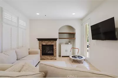 24444 Montevista Circle, Valencia, CA 91354 - Photo 3